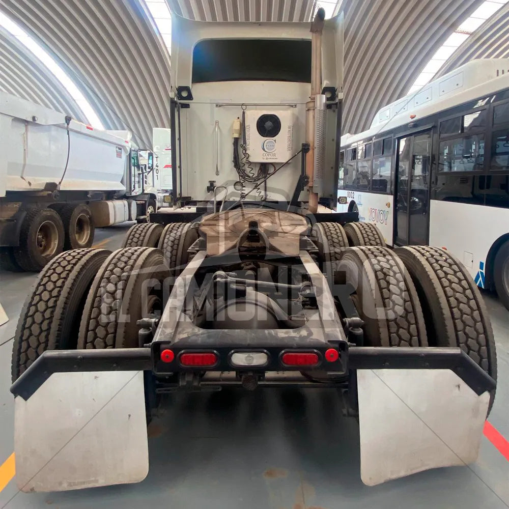 Vista trasera de camión Mack Anthem seminuevo año 2019