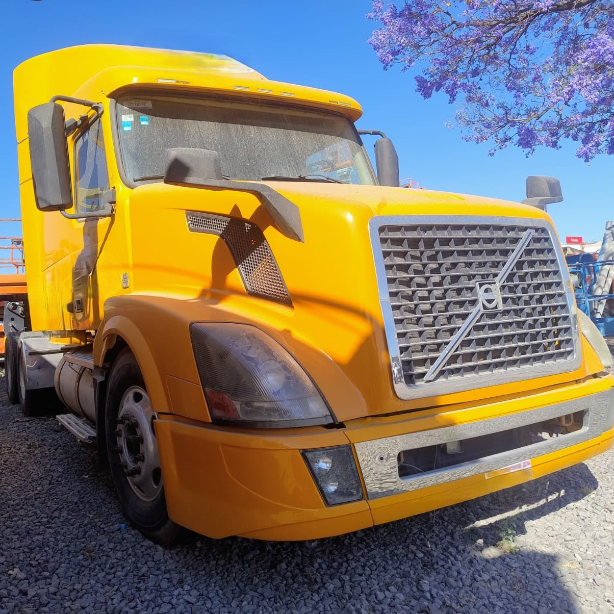 Camión Volvo VNL64T-630
