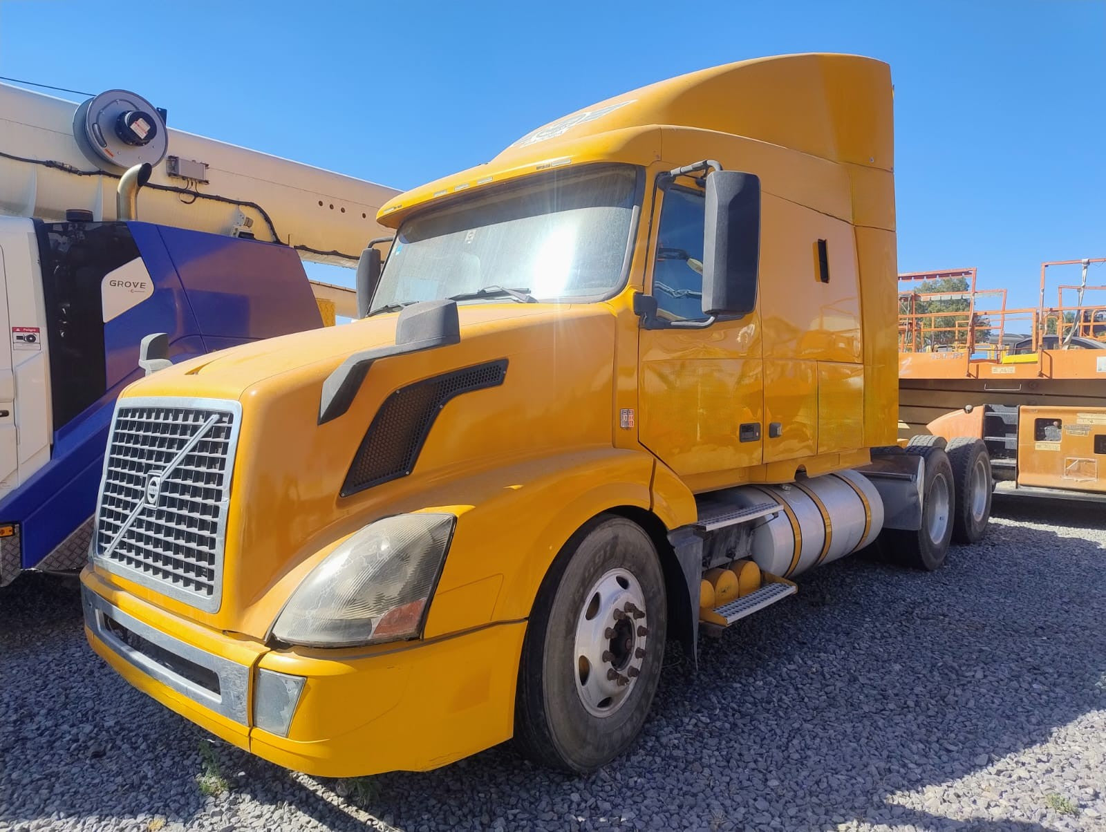 Camión Volvo VNL64T-630