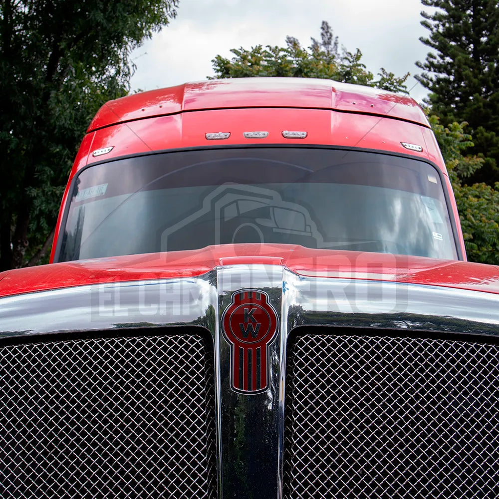Vista frontal de parrilla de camión Kenworth