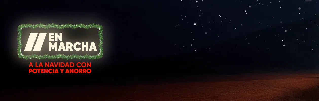 Venta especial de refacciones para camiones por Navidad con un tractocamión en ruta y piezas junto a cajas de regalo.