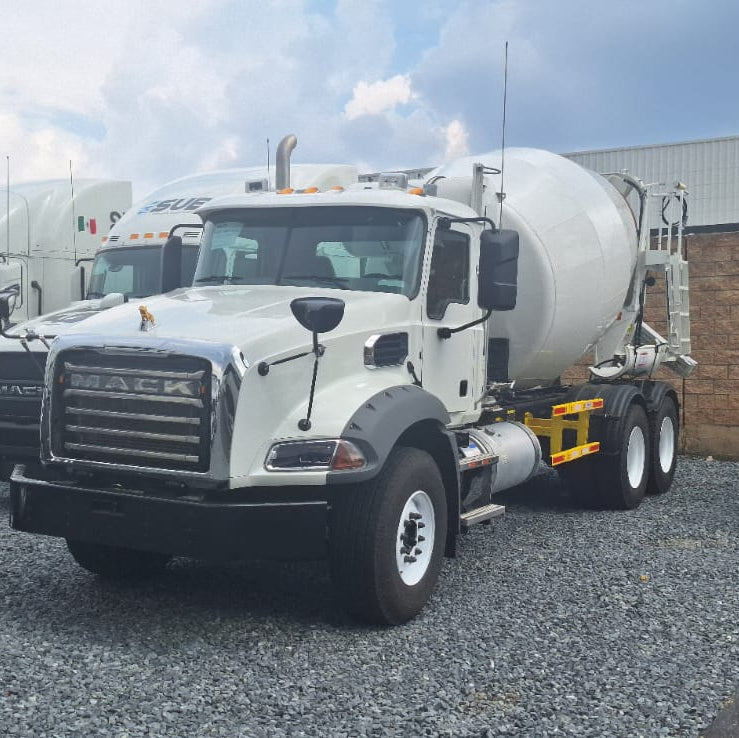 Mack Granite 66K 2025 con olla 8m³